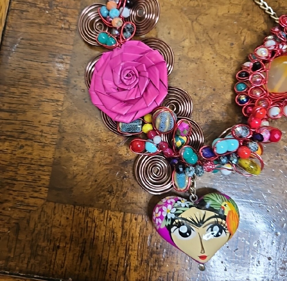 FRIDA Colorful Floral Heart Pendant Statement Necklace - Pink & Multicolor - Picture 4 of 7